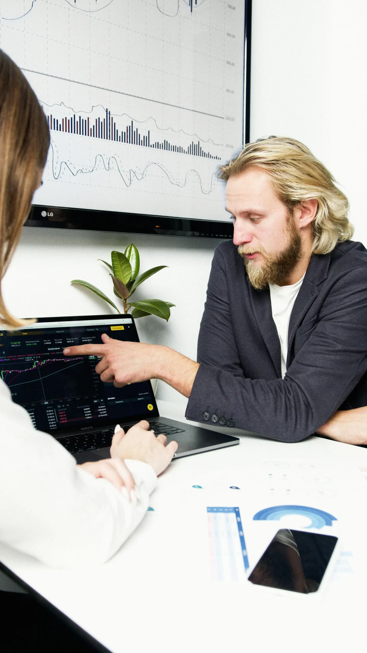 Sales Training Programs: A Strategic Guide to Selection and Evaluation